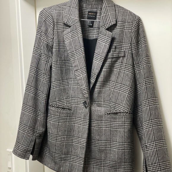 Blazer - Picture 1 of 3